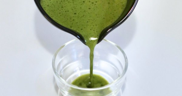 Step-by-step instructions: How to make a matcha shot